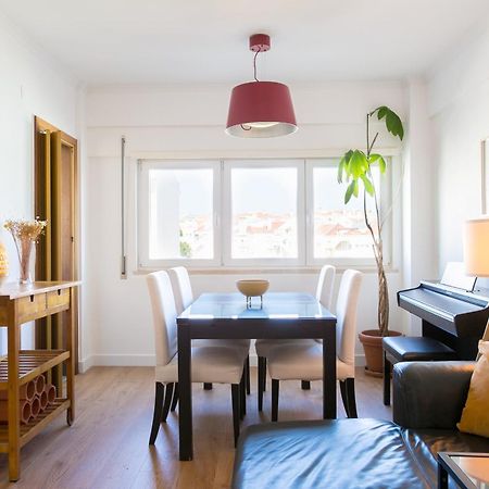 Apartamento central e confortável junto ao bairro da Graça Lisboa Exterior foto