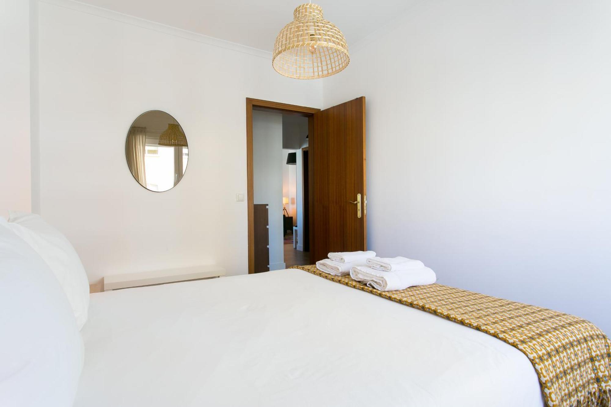 Apartamento central e confortável junto ao bairro da Graça Lisboa Exterior foto
